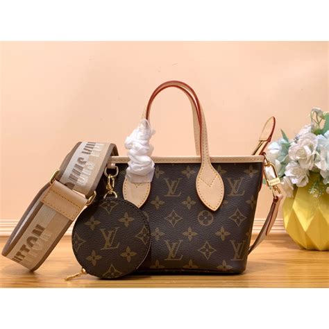 กระเป๋าสะพายข้าง Louis Vuitton ราคา .